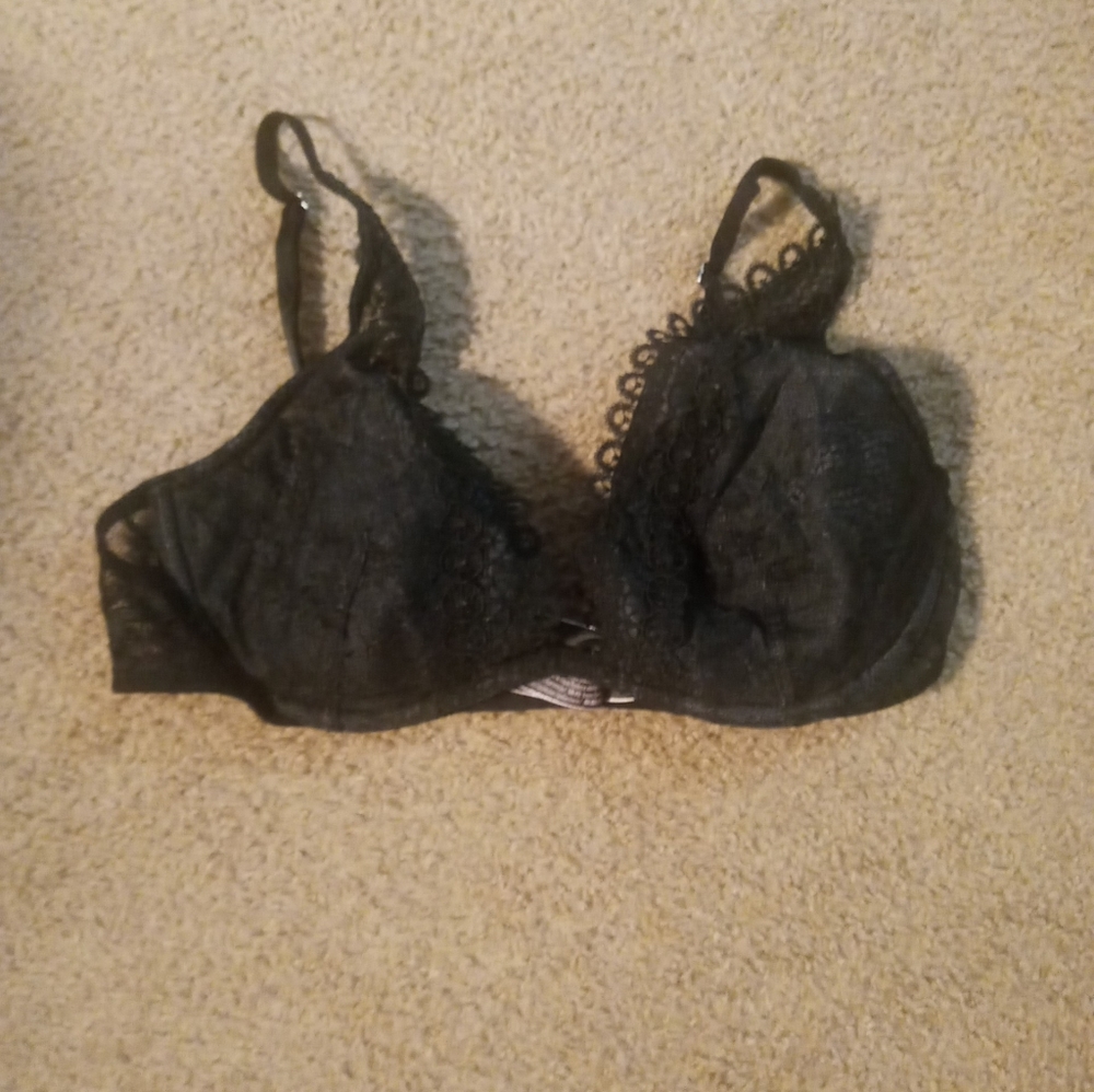 Women's Victoria secret Very Sexy bra size 34 C